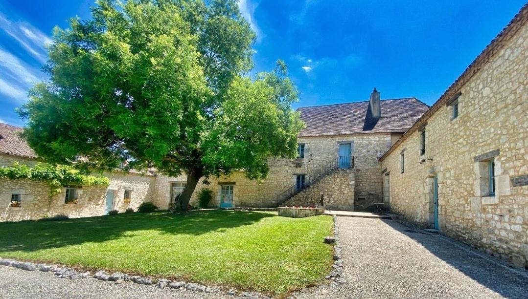 Bed and Breakfast Chambre D'Hote "La Source" Domaine De Fonpeyroune Conne-de-Labarde Exterior foto